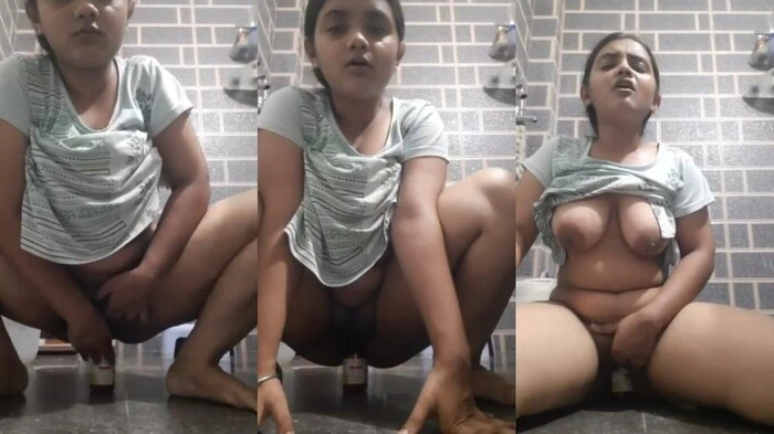 Desi Bitch Putting Bottle Inside Her Pussy