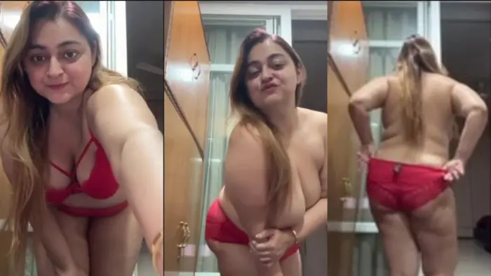 Indian Beautiful Sexy Chubby Milf Showing
